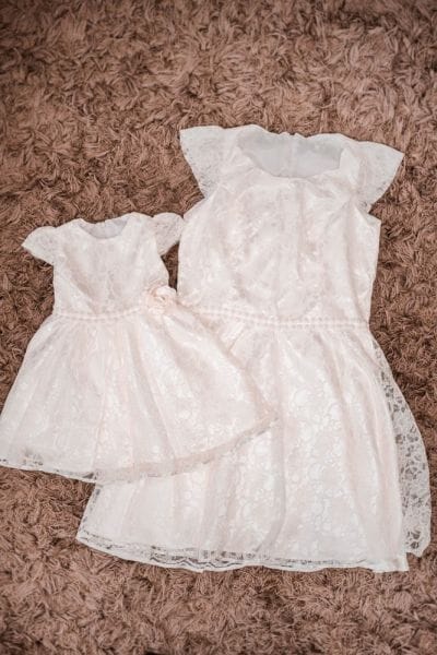 Vestidos Me e Filha de Renda Bege