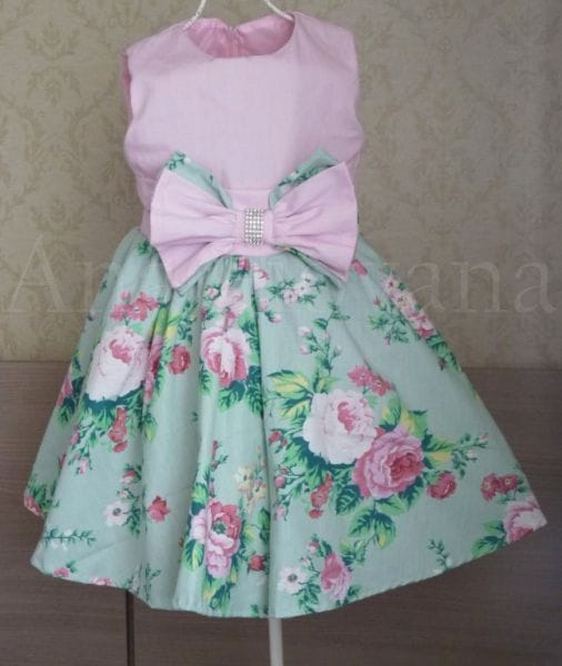 Vestido Infantil para Festa rosa com floral