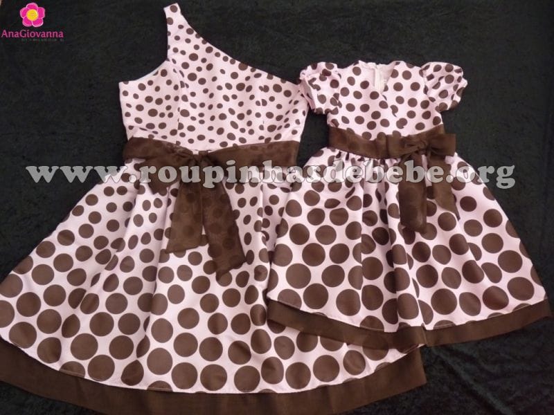 Vestidos Me e Filha Rosa e Marrom para festa infantil