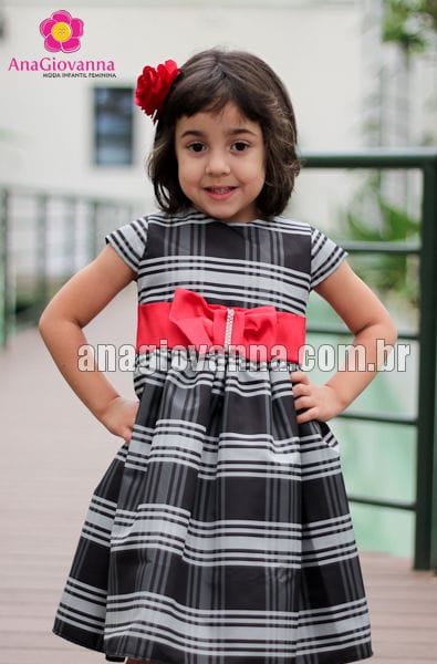 Vestido xadrez infantil para festa